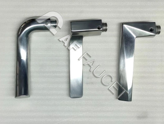 4400 X 3400 X 2800MM เครื่องเลือง CNC เครื่องเลืองโลหะอัตโนมัติสําหรับมือโลหะ